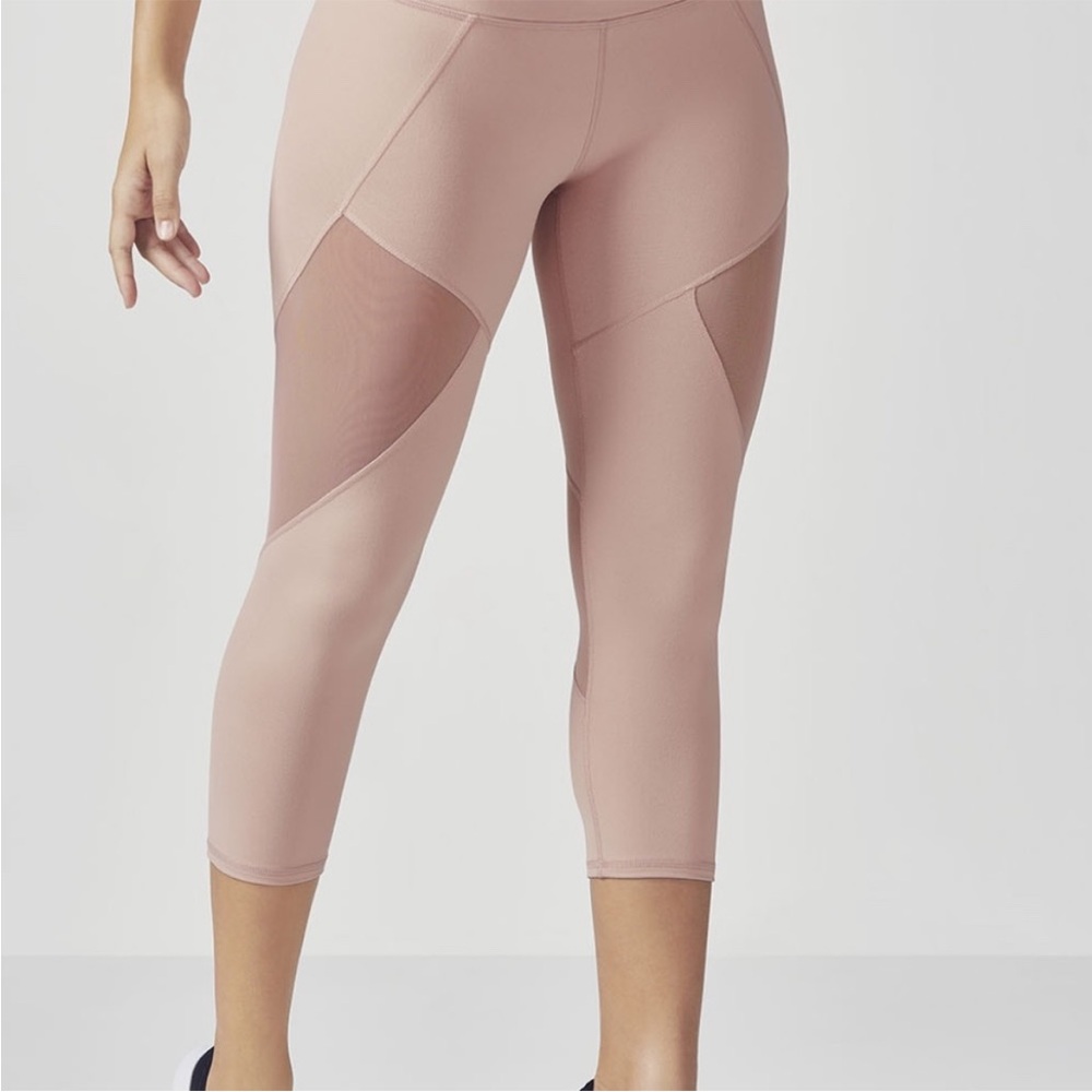 Fabletics Amelia Capri Pink mesh 3/4 Leggings 2